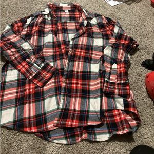 Women’s plaid button up